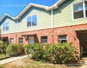 Building Photo - 233 Milray Ln