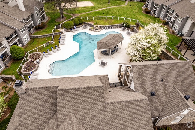 Building Photo - Southpoint at Stones River