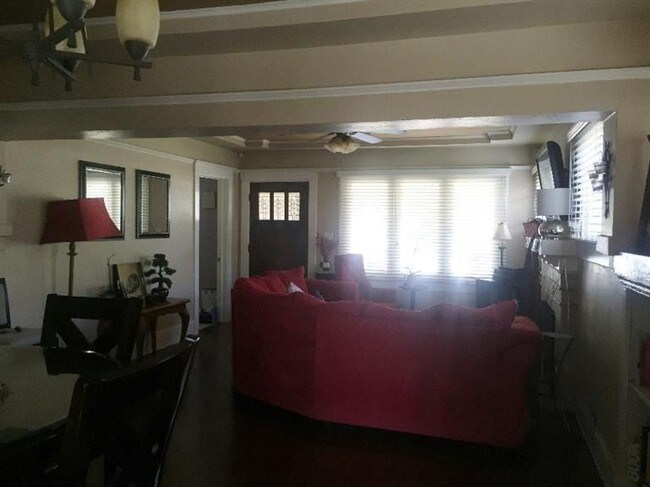 Foto del edificio - 1257 N Thorne Ave