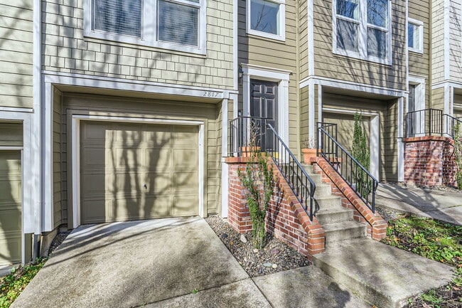 Building Photo - 2817 NW Kennedy Ct