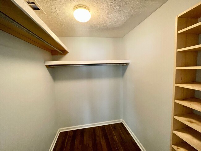 Foto del edificio - 3/2 For Rent in Brandon 047!