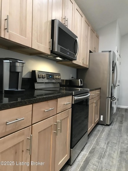 Foto del edificio - 620 W Utica St