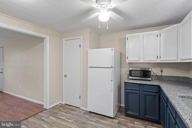 Building Photo - 1005 Lower Clubhouse Drive