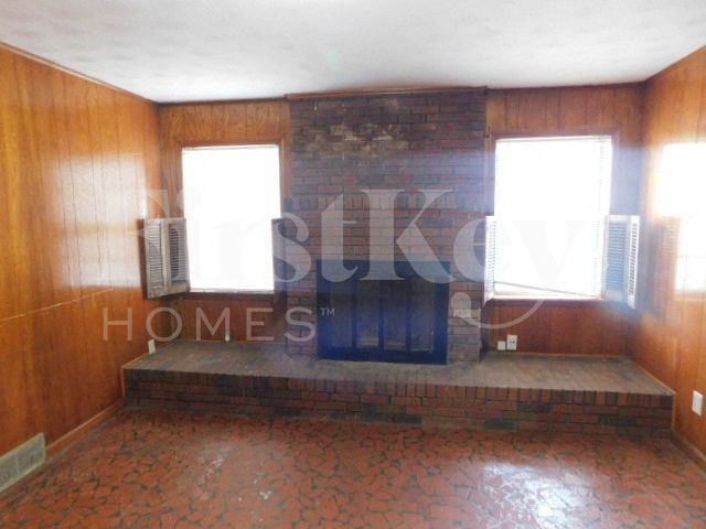 Building Photo - 2024 Janis Dr