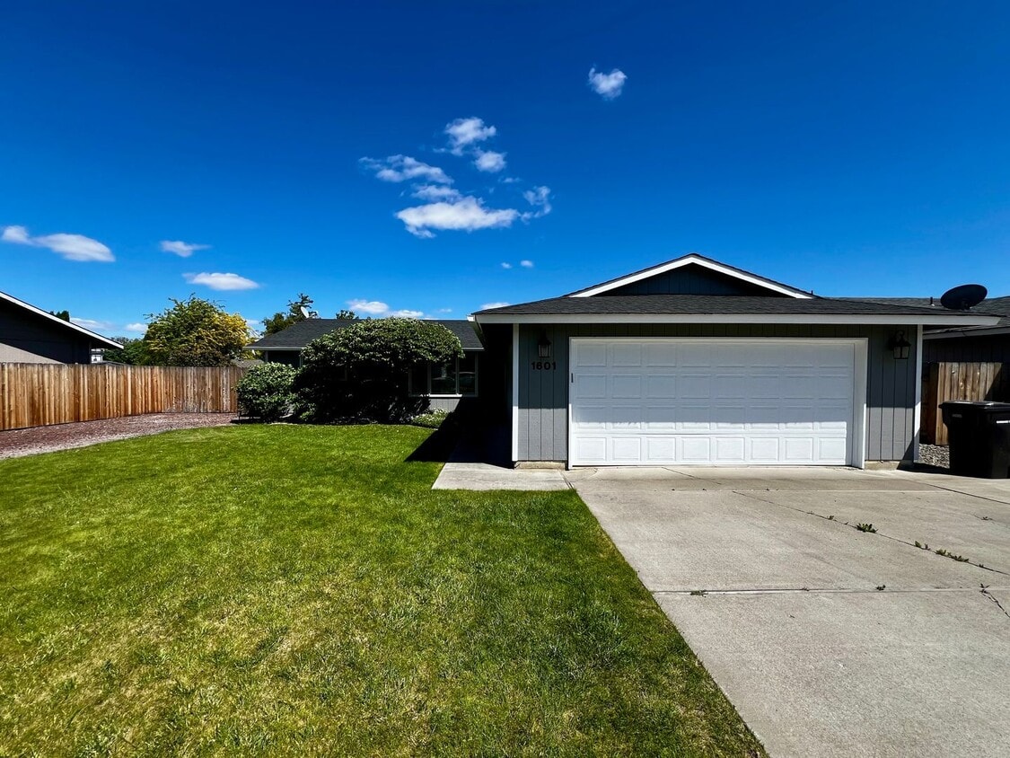 Primary Photo - Non-Refundable & Security Deposit Total: $...