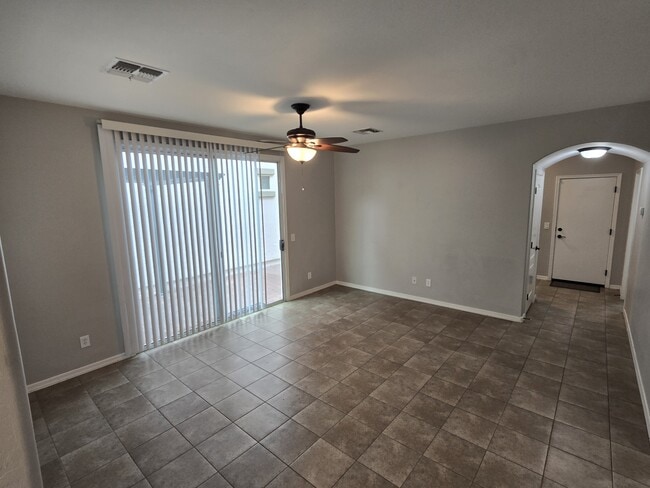 Foto del edificio - 950 S Wallrade Ln