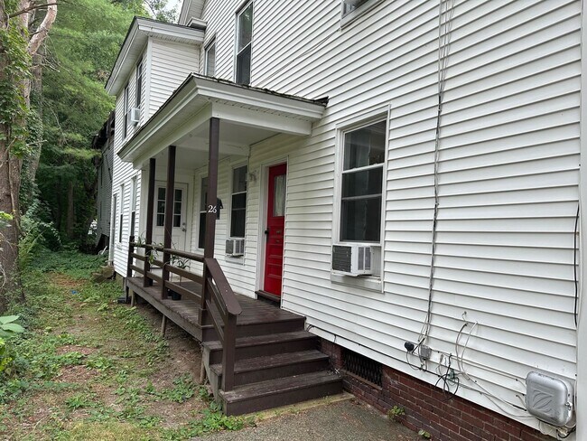 Building Photo - 26 Maple St
