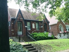 Building Photo - 5536 Walsh St