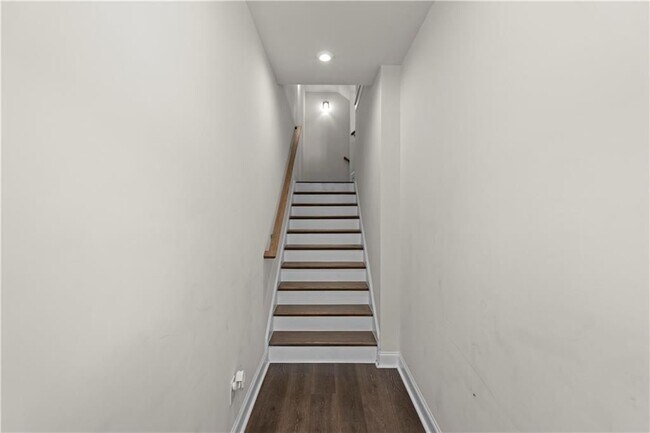 Foto del edificio - 2042 Violet Ln