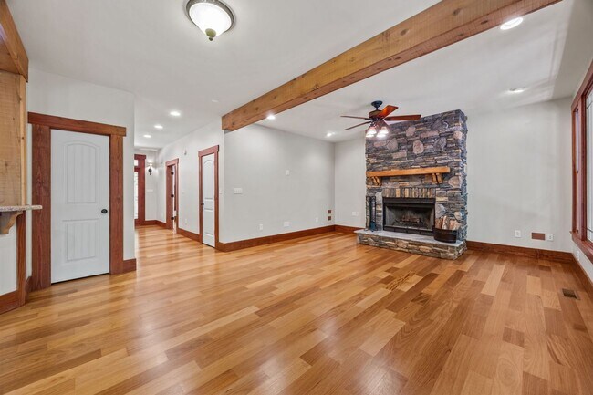 Foto del edificio - The Lodge at Fort Mill – Private, Peaceful & Luxurious