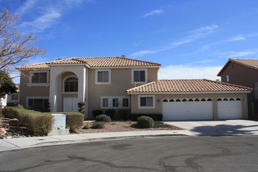 Primary Photo - Beautiful 2 Story Home in the Southwest