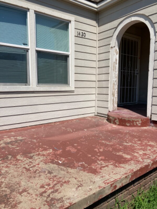 Building Photo - 1420 N Yale Ave