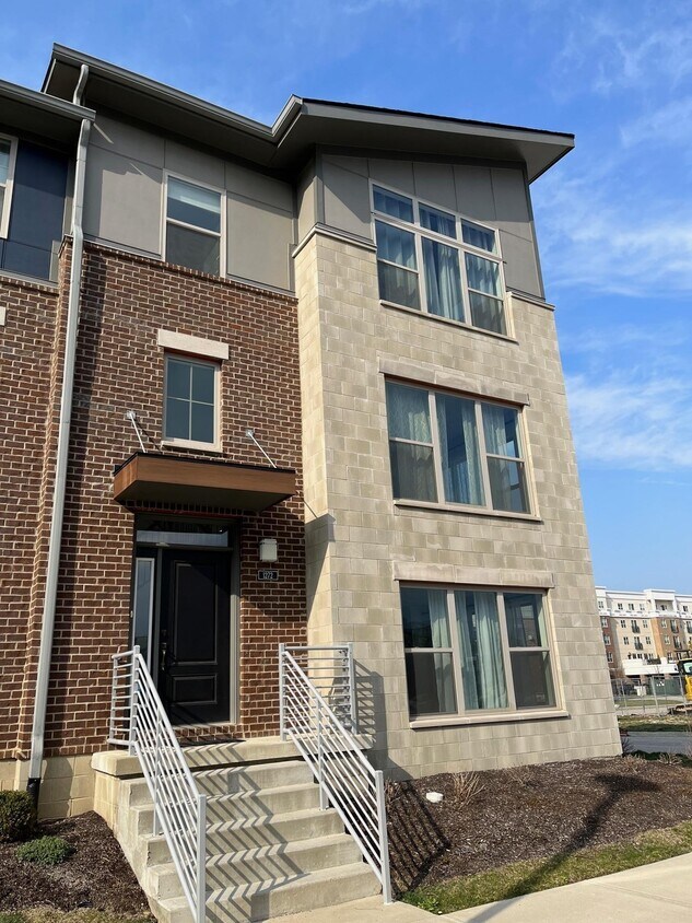 1272 Fairfax Manor Dr, Carmel, IN 46032 Townhome Rentals in Carmel IN