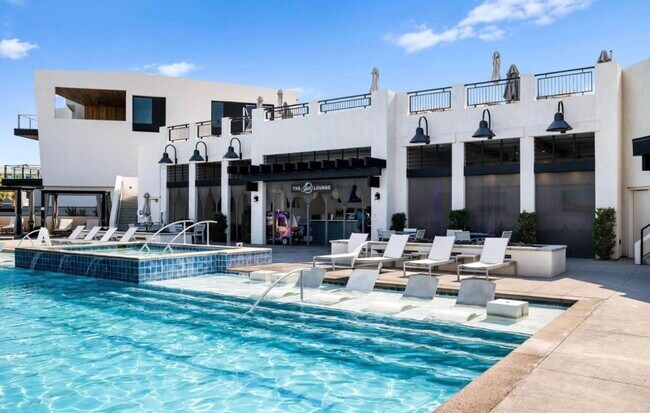 Foto del edificio - 5801 S Garnet Dr