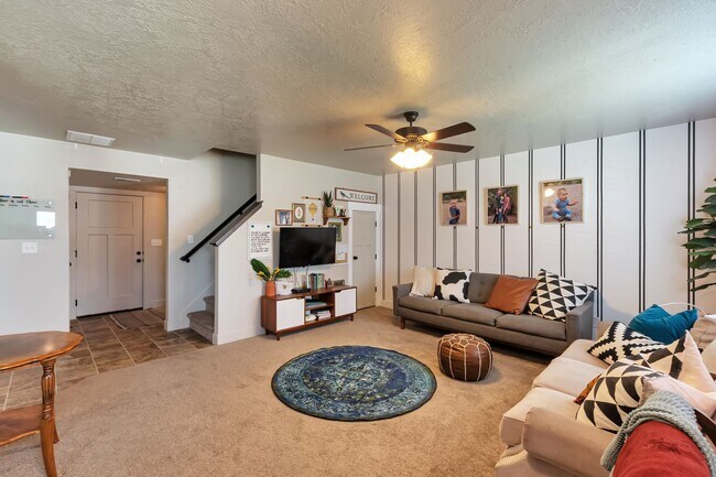 Foto del edificio - Great Townhome in Springville