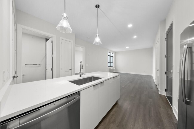 Building Photo - 121 34th St