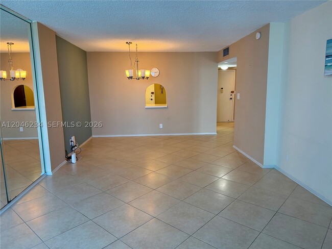 Building Photo - 1600 S Ocean Dr
