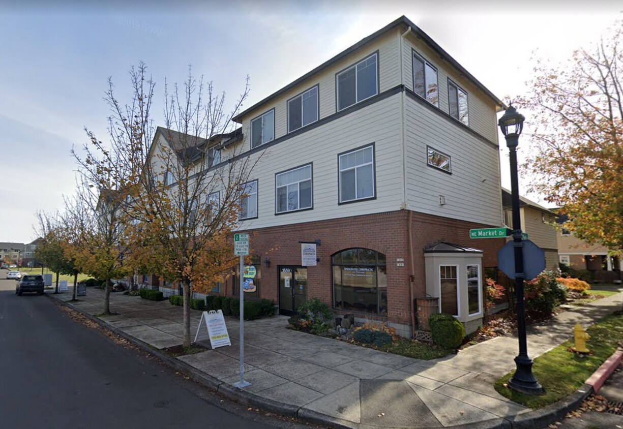 Photo - 1647 NE Market Drive