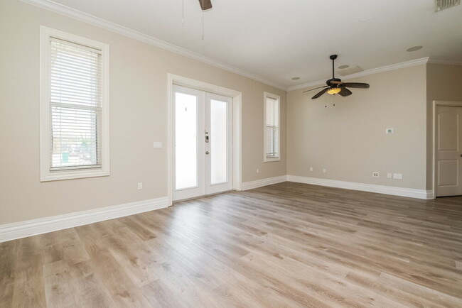 Building Photo - 2303 14th St W