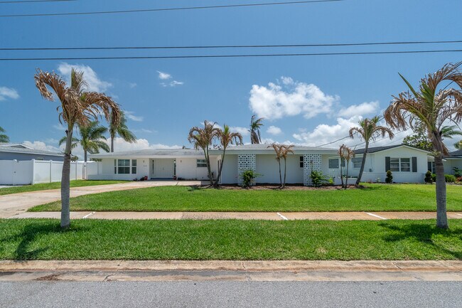 Building Photo - 458 Sandpiper Dr