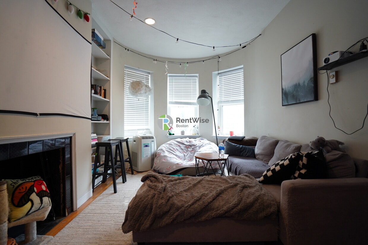 Photo - SEPT 2026-Gorgeous Symphony 2 bed, Student OK! Cat ok! NO FEE