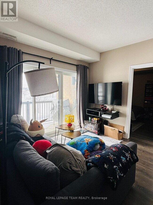 Building Photo - 40 Jaguar Private