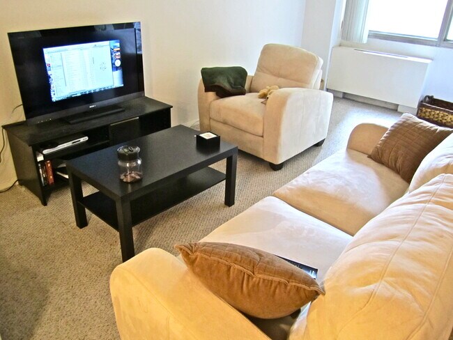 Foto del edificio - 5500 Friendship Blvd