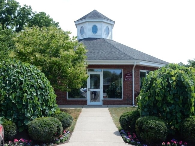 Building Photo - 50 Jane Dr