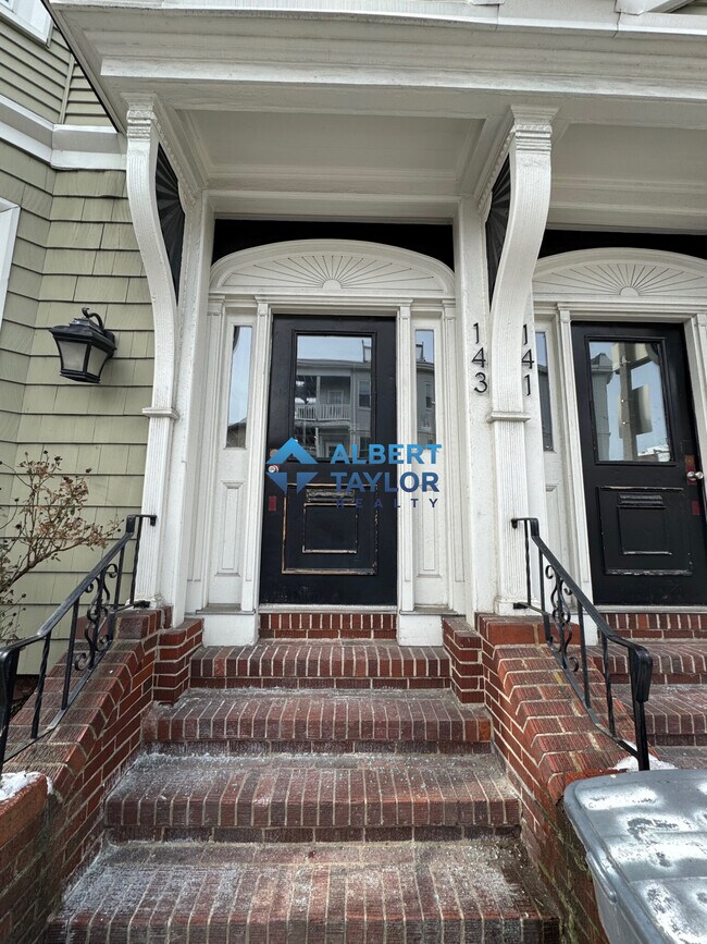 Foto del edificio - 145 L St