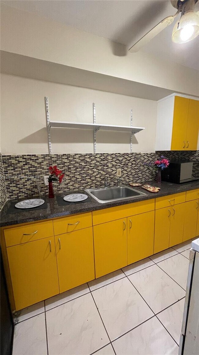 Foto del edificio - 1431 NW 87th Terrace