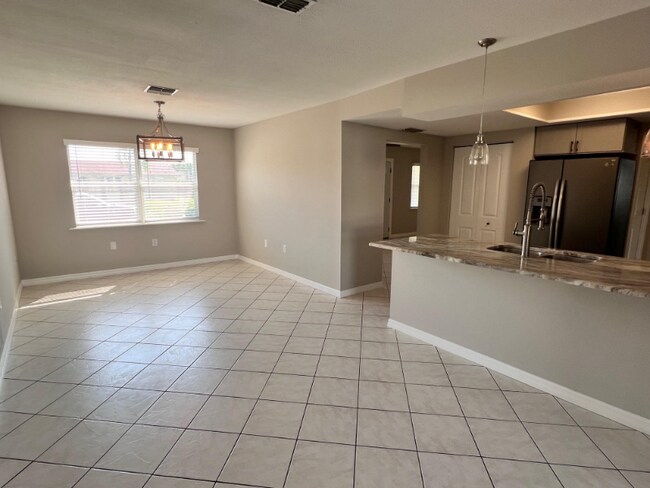 Foto del edificio - 4317 Chipmunk Dr