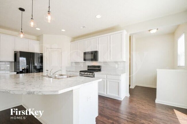 Building Photo - 1343 Sunset Blvd