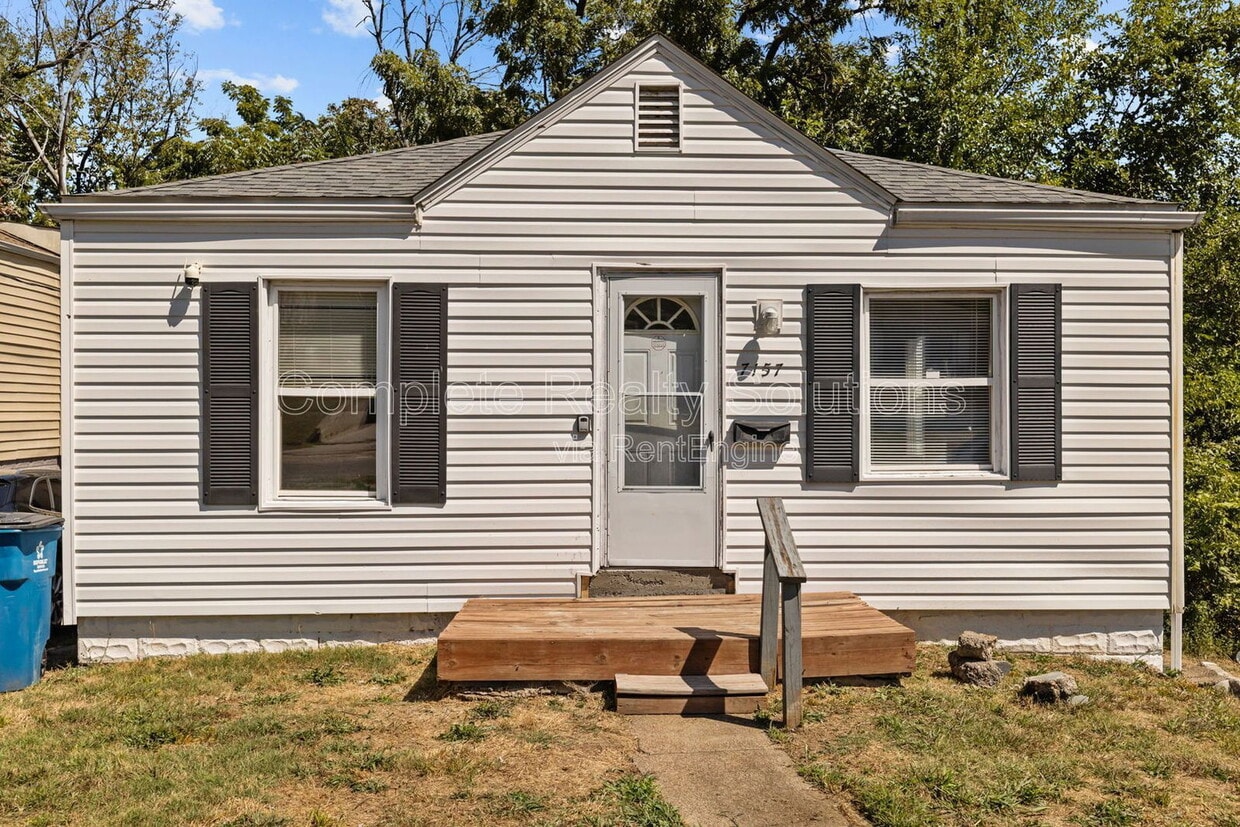 Primary Photo - 7157 Garesche Ave