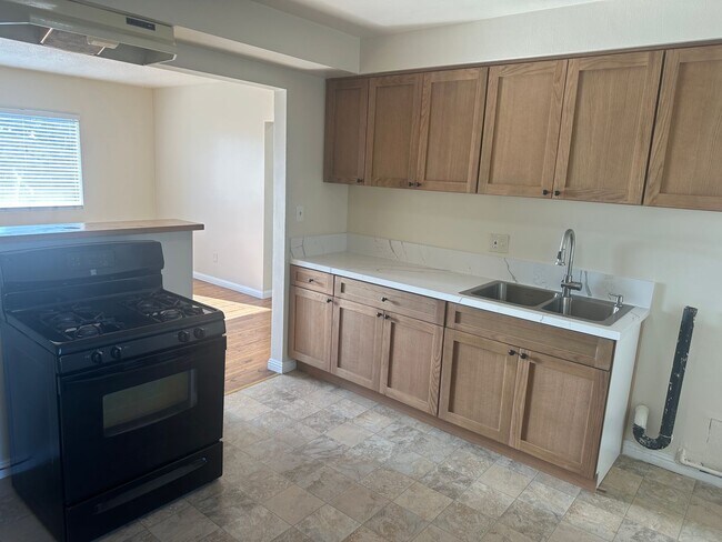 Building Photo - 3635 W 110th St