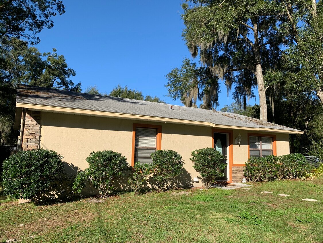 Foto principal - 687 Gleason St