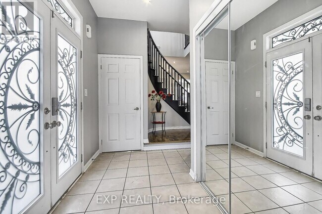 Building Photo - 864 Etherington Way