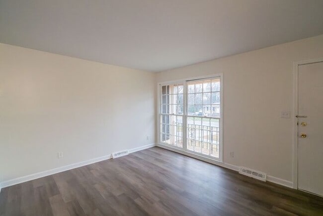 Building Photo - Newly Renovated 3-Bedroom Ranch with Spacious Yard!