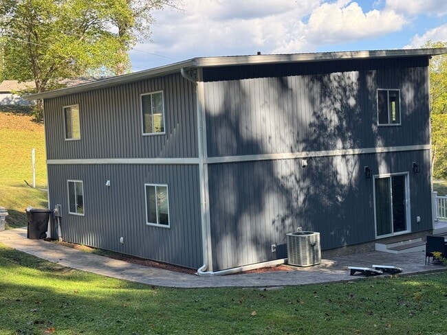 Building Photo - Pet Friendly!!!!