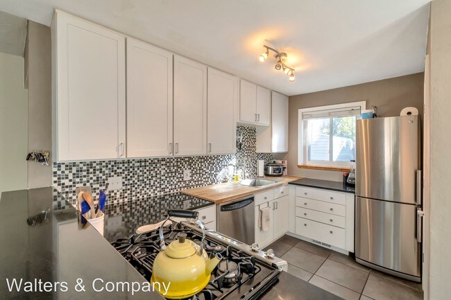 Building Photo - 2 br, 2 bath House - 1400 Olive Street