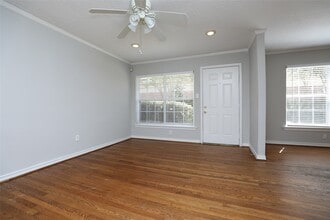 Building Photo - 1820 Binz St