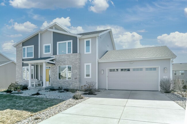 Building Photo - 323 Blackburn Bay Dr