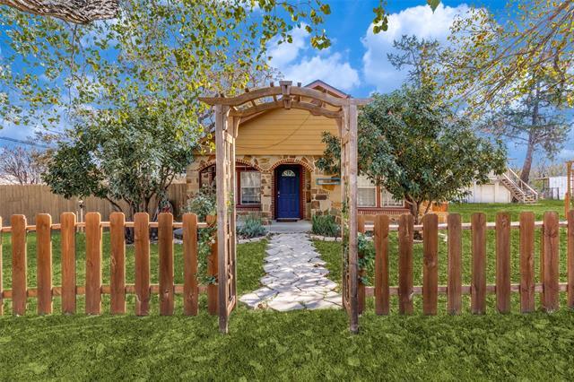 Foto del edificio - 301 S Weatherford St