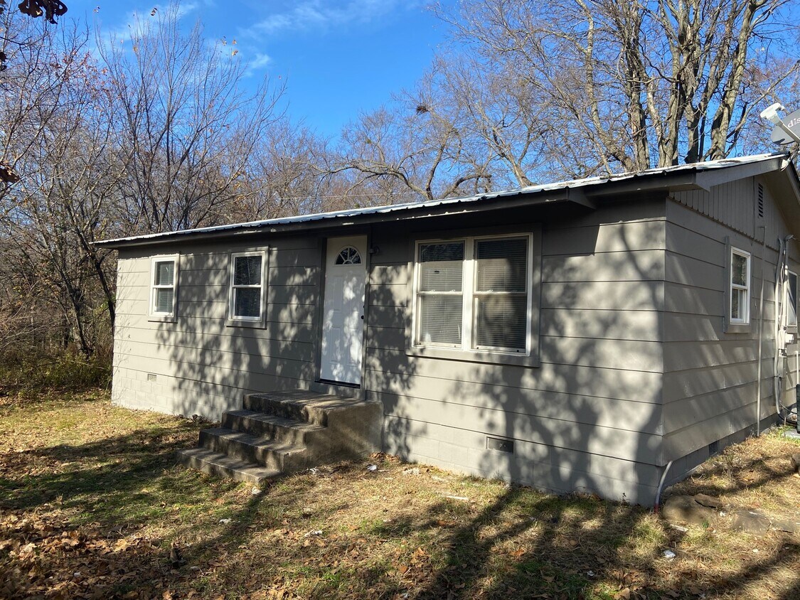 Primary Photo - 29318 S 4205 Rd