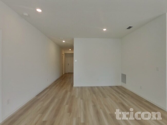 Building Photo - 7729 Hollenbeck Wy