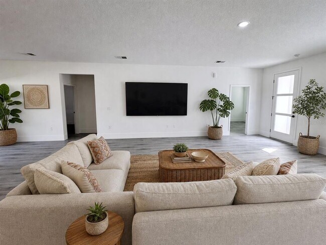 Foto del edificio - 3741 W Forest Dr