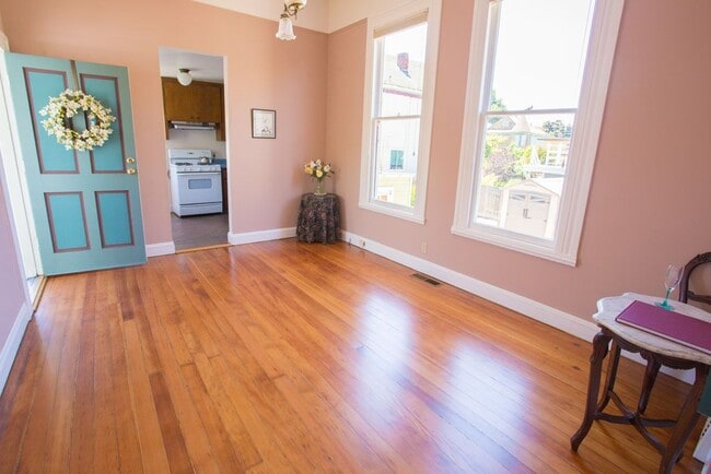 Building Photo - 2232 Clinton Avenue