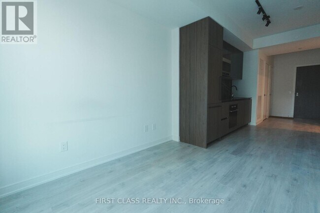 Photo du bâtiment - 425 Front St E