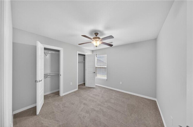 Foto del edificio - 4559 W Barhem Dr