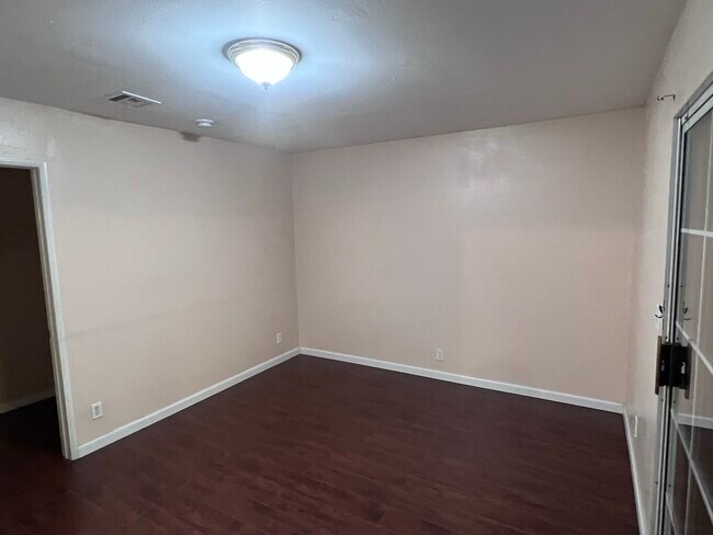 Photo - 2230 S Hickory St House