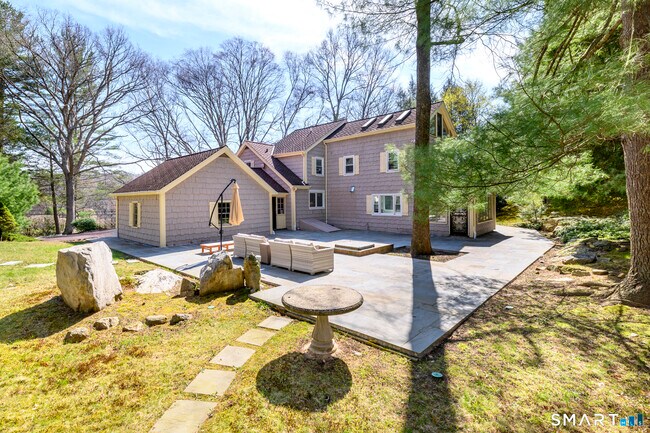 Foto del edificio - 414 Riversville Rd